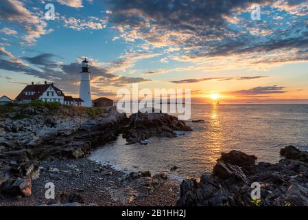 Portland Head Lighthouse bei Sonnenaufgang Stockfoto