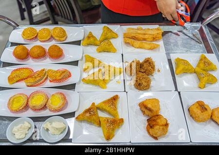 Hong Kong ei Torten und gebratene Knödel in dimsum Restaurant Stockfoto