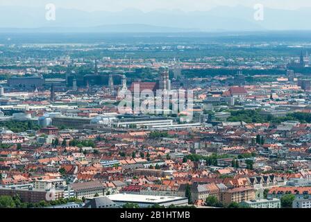 Luftbild über München, Deutschland, Richtung Altstadt, im Sommer. Stockfoto