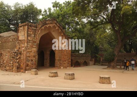 Oktober 2019, Delhi, Indien. Zweites Haupteingangstor von Qutub Minar Stockfoto