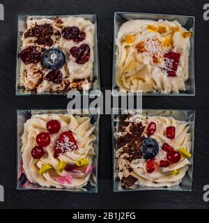 Nahaufnahme einer Gruppe von Desserts Stockfoto