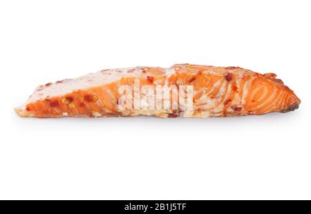 Studioaufnahme aus Filet aus geräuchertem Lachs mit Chili Flake und Zitronenbeschichtung, die vor weißem Hintergrund geschnitten wurde - John Gollop Stockfoto