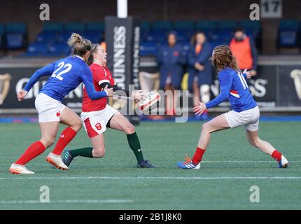 Lauren Smyth (Wales) In Aktion während der Six Nations Rugby Wales der Frauen gegen Frankreich im Cardiff Arms Park Cardiff United Kingdom am 23. Februar 2 Stockfoto
