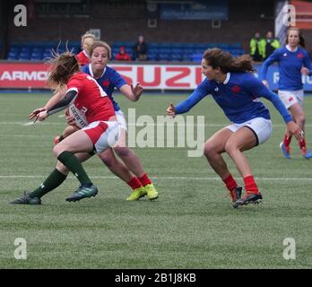 Lauren Smyth (Wales) In Aktion während der Six Nations Rugby Wales der Frauen gegen Frankreich im Cardiff Arms Park Cardiff United Kingdom am 23. Februar 2 Stockfoto