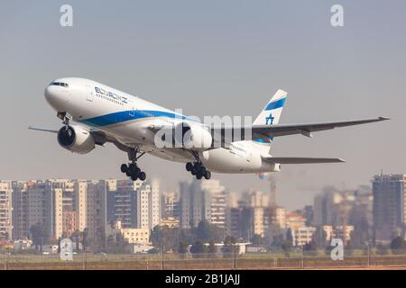 Tel Aviv, Israel - 23. Februar 2019: Boeing 777-200 der El Al Israel Airlines am Flughafen Tel Aviv (TLV) in Israel. Stockfoto