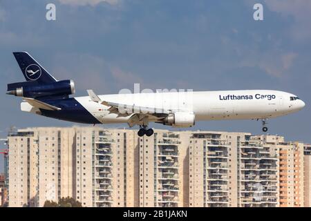 Tel Aviv, Israel - 23. Februar 2019: Lufthansa Cargo McDonnell Douglas MD-11 Flugzeug am Flughafen Tel Aviv (TLV) in Israel. Stockfoto