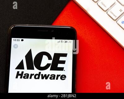 26. Februar 2020, Ukraine: In dieser Abbildung ist das Ace Hardware-Logo auf einem Smartphone zu sehen. (Bild: © Igor Golovniov/SOPA Bilder über ZUMA Draht) Stockfoto