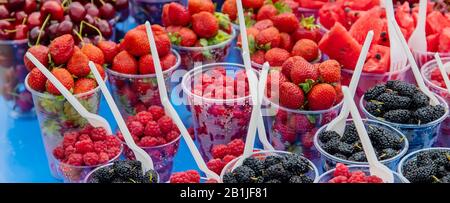 Die Früchte sind auf dem Georgischen Markt verkauft. Selektive konzentrieren. Essen. Stockfoto