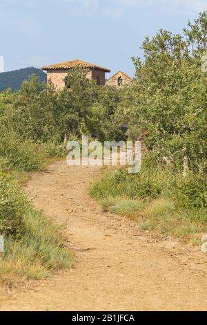 Potes, Kantabrien/Spanien; 3. August 2015. Die Einsiedelei von Santa Catalina in Pobes Stockfoto