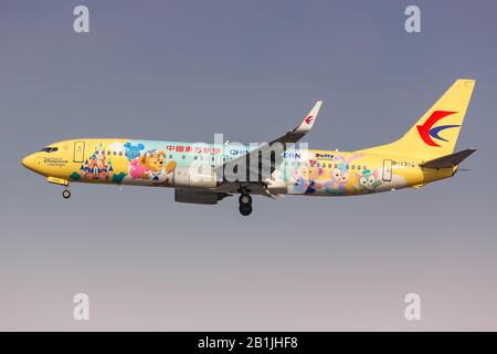 Shanghai, China - 28. September 2019: China Eastern Airlines Boeing 737-800 Flugzeug auf dem Shanghai Hongqiao Airport (SHA) in China. Boeing ist ein Amerika Stockfoto