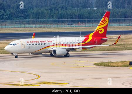 Peking, China - 2. Oktober 2019: Großchina Air Boeing 737-800 Flugzeug am Flughafen Beijing Capital (PEK) in China. Boeing ist ein US-amerikanisches Flugzeugma Stockfoto