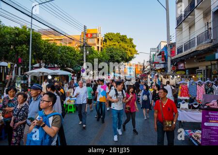 Sonntagnachtsmarkt, Altstadt, Chiang Mai, Thailand Stockfoto