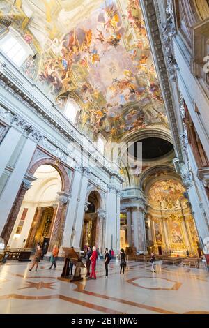 Kirche St. Ignatius von Loyola auf dem Campus Martiu in Rom, Italien Stockfoto