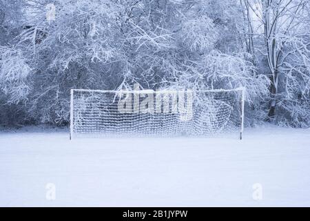 Die Stadt Bridgnorth in Shropshire an einem Wintertag mit tiefem Schnee. Stockfoto