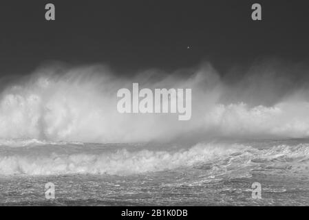 Stürmische Meere bei Birsay, Orkney Isles Stockfoto