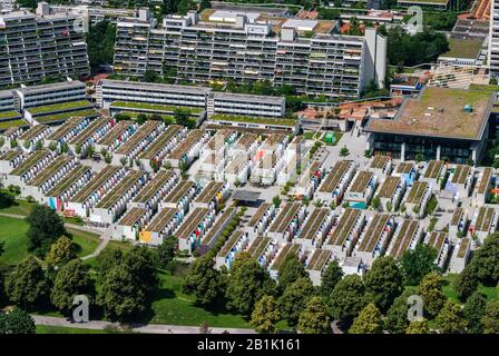 München, Deutschland – 1. Juli 2016. Luftaufnahme über das Olympische Dorf in München, im Sommer. Stockfoto