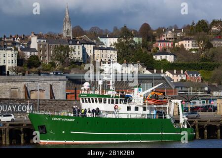 Cork City, Irland - 24. Februar 2020: Celtic Voyager Reseach Ship angedockt im Hafen von Cork City, Ist Die Celtic Voyager ein Forschungs- und Erhebungsvess Stockfoto