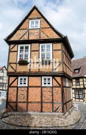 Quedlinburg, Deutschland - 19. Juni 2016. Finkenherd 1 historisches Fachwerk in Quedlinburg. Das Gebäude stammt aus dem 16. Stockfoto
