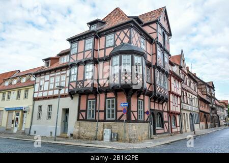 Quedlinburg, Deutschland - 19. Juni 2016. Zur Borse Fachwerkbau am Steinweg 23 in Quedlinburg. Das Gebäude stammt aus dem Jahr 1683. Stockfoto