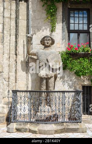 Quedlinburg, Deutschland - 20. Juni 2016. Rolandstatue aus dem Jahr 1426 vor dem Rathausgebäude in Quedlinburg. Stockfoto