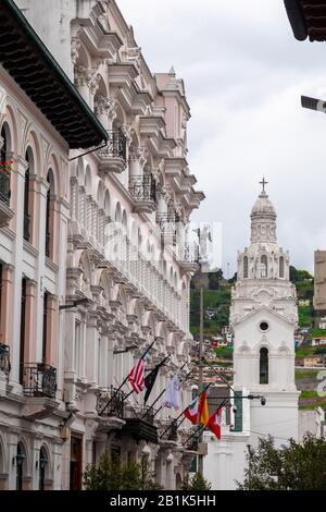 Das historische Zentrum von Quito, das im 16. Jahrhundert auf den Ruinen einer Inka-Stadt, Ecuador, gegründet wurde Stockfoto