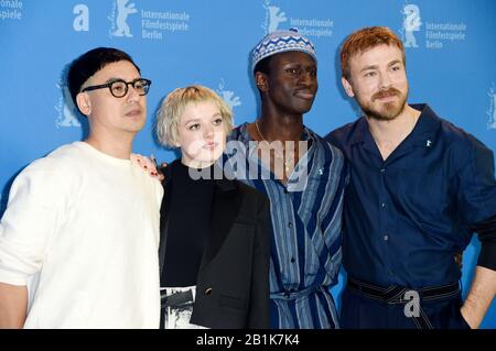 Berlin, Deutschland. Februar 2020. Burhan Qurbani, Jella Haase, Welket Bungue und Albrecht Schuch an der Fotocall für den 'Berlin Alexanderplatz' auf der Berlinale 2020/70. Internationalen Filmfestival Berlin im Hotel Grand Hyatt. Berlin, 26. Februar 2020 - weltweite Nutzung Credit: Dpa / Alamy Live News Stockfoto
