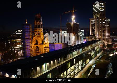 Blick vom Bikini-Haus auf die Kaiser-Wilhelm-Gedächtniskirche, Berlin, Deutschland Stockfoto