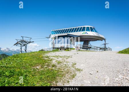 Malbun, Liechtenstein - 28. Juni 2016. Obere Endstation von Malbun Sesselfit in Liechtenstein. Stockfoto