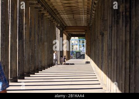 Kollonaden zw. altem Museum und Alter Nationalgalerie, Berlin, Deutschland Stockfoto