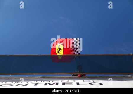 Barcelona, Spanien. Februar 2020. Ferrari Flag Formel-1-Weltmeisterschaft 2020, Wintertesttage #2 2020 Barcelona, 26./28. Februar 2020. Kredit: Unabhängige Fotoagentur/Alamy Live News Stockfoto