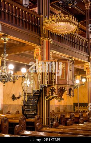 Prächtiges Interieur der jüdischen Synagoge in der Straße von Dohány in Budapest Stockfoto