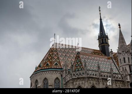 Matthias Kirche auf dem Buda-Hügel ein verregneter Wintertag Stockfoto