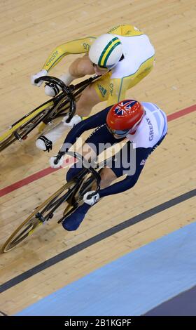 Olympischen Velodrom 2012. London, Großbritannien, Beschreibung: Finale des Sprint der Frauen aus Anna MEARS und GBR Victoria PENDLETON auf der Olympia-Velodrome 2012 London Olympic Track Cycling. Velodrom, Stratford East London. Großbritannien, 16:23:48 Dienstag, 08.07.2012 [Pflichtgutschrift: Peter Spurrier/Intersport Images] Stockfoto