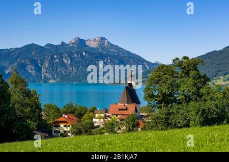 Steinbach am Attersee mit Schafberg, Salzkammergut, Oberösterreich, Österreich Stockfoto