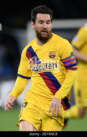 Neapel, Italien. Februar 2020. Lionel Messi von Barcelona während der UEFA Champions League-Runde des 16. Spiels zwischen Neapel und Barcelona im Stadio San Paolo, Neapel, Italien am 25. Februar 2020. Foto von Giuseppe Maffia. Kredit: UK Sports Pics Ltd/Alamy Live News Stockfoto