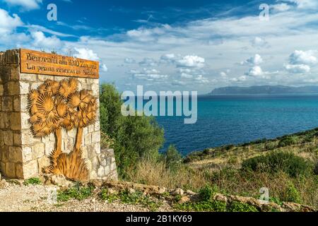 Eintritt in das Naturreservat Zingaro, Sizilien, Italien, Europa, Sizilien, Italien, Europa Stockfoto