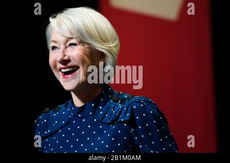 26. Februar 2020, Berlin: 70. Berlinale, Ehrerbietung der Berlinale: Schauspielerin Helen Mirren. Das Internationale Filmfestival findet vom 20.02. Bis 01.03.2020 statt. Foto: Gregor Fischer / dpa Stockfoto