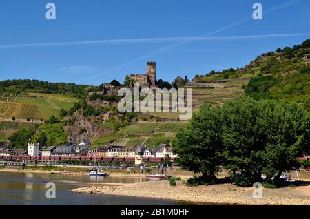 Deutschland, Dorf, Kaub und Burg Gutenfels am Rhein im Unesco Weltkulturerbe Rheintal Stockfoto