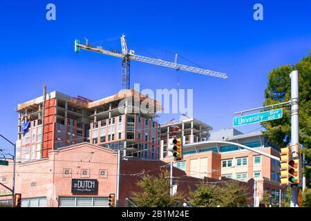 Großer Bau neuer Wohnungen im Distrikt der University of Arizona in Tucson AZ Stockfoto