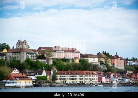 Meersburg ist eine Stadt im südwestdeutschen Bundesland Baden-Württemberg. Sie liegt am Ufer des Bodenseers, umgibt von Weinbergen. Stockfoto