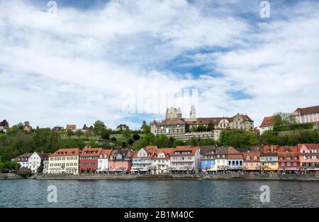 Meersburg ist eine Stadt im südwestdeutschen Bundesland Baden-Württemberg. Sie liegt am Ufer des Bodenseers, umgibt von Weinbergen. Stockfoto