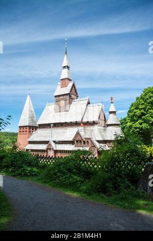 Die Gustav-Adolf-Stabkirche ist eine Stabkirche im Goslarer Stadtteil Hahnenklee-Bockswiese im Harz. Der Bau ist eine freie Ausbildung der Stabkirche Stockfoto