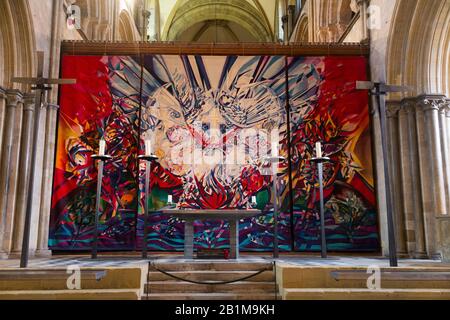 Anglo German Tapestry der deutschen Künstlerin Ursula Benker-Schirmer und der Schrein von St Richard in der Chichester Cathedral, West Sussex. GROSSBRITANNIEN (114) Stockfoto