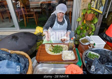 Drusin beried eine Pita vor, Drusendorf Daliyat al-Karmel, Karmelgebierge, Israel Stockfoto