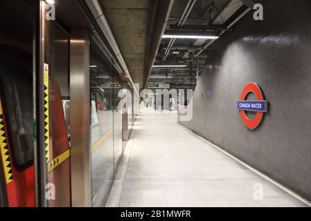 Canada Water Tube Station an der Jubilee Line, im Süden Londons, Großbritannien Stockfoto