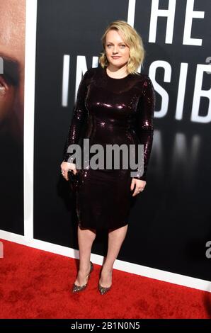 Hollywood, Kalifornien, USA 24. Februar 2020 Schauspielerin Elisabeth Moss besucht Universal Pictures Präsentiert Premiere "The Invisible Man" am 24. Februar, Stockfoto