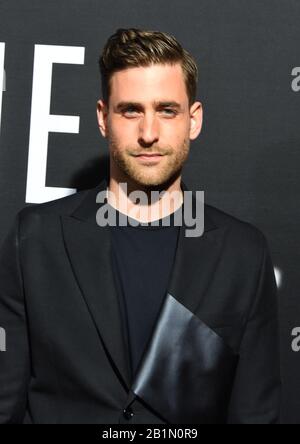 Hollywood, Kalifornien, USA 24. Februar 2020 Schauspieler Oliver Jackson-Cohen besucht Universal Pictures Präsentiert am Februar Premiere "The Invisible Man" Stockfoto