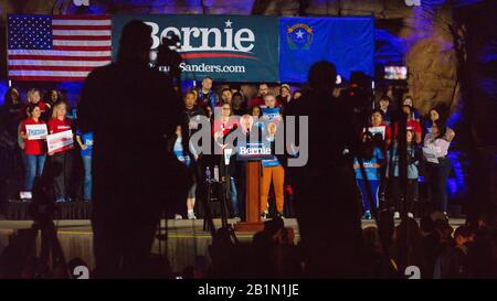 21. Februar 2020, LAS VEGAS, NEVADA, USA - der demokratische Senator Bernie Sanders spricht bei Presidential Rally in Springs Preserve Ampitheater-Abend vor Nevada Caucus, Las Vegas, NV Stockfoto