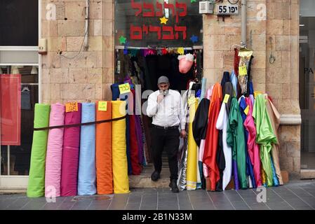 Stoffgeschäft in der Jaffa Street Stockfoto