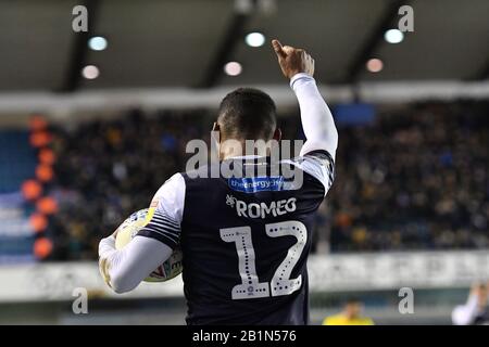 London, ENGLAND - 26. FEBRUAR Mahlon Romeo von Millwall beim Sky Bet Championship Match zwischen Millwall und Birmingham City in Den, London am Mittwoch, 26. Februar 2020. (Kredit: Ivan Yordanov/MI News)Foto darf nur für redaktionelle Zwecke in Zeitungen und/oder Zeitschriften verwendet werden, Lizenz für kommerzielle Nutzung erforderlich Kredit: MI News & Sport /Alamy Live News Stockfoto